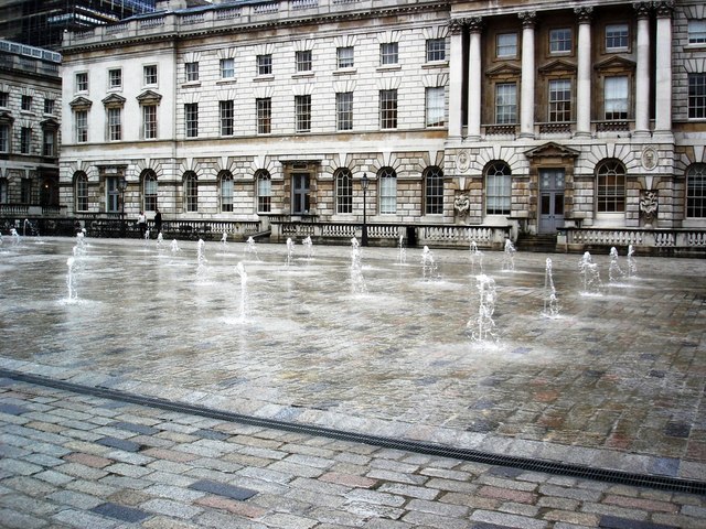 Soubor:Somerset House, WC2 - geograph.org.uk - 827473.jpg