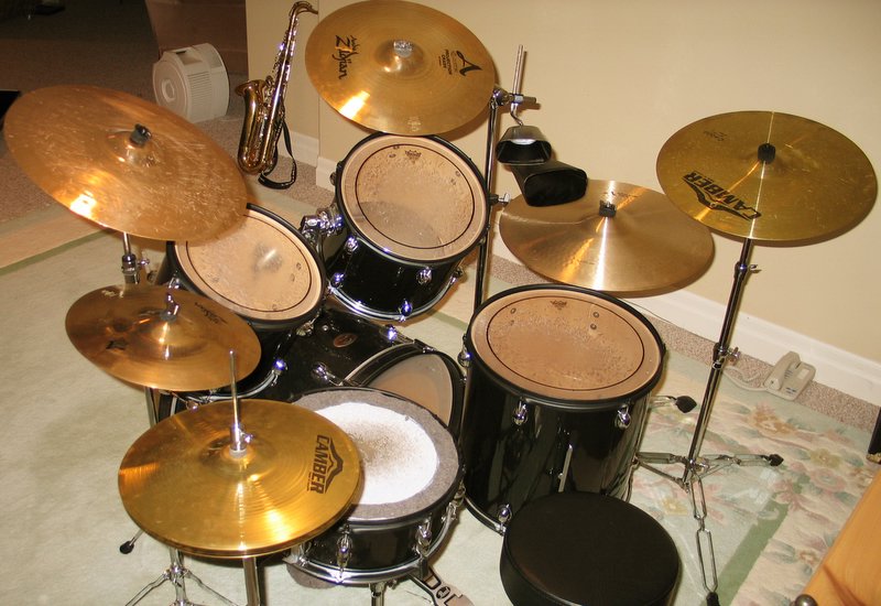 Soubor:Drumsetmike-2006.jpg