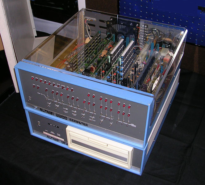 Soubor:Altair 8800 Computer.jpg