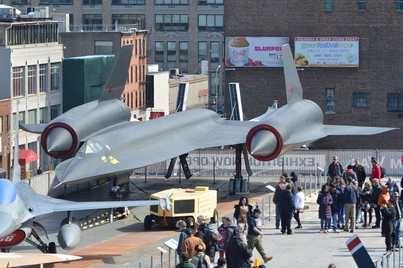 Soubor:Lockheed SR-71A Blackbird-024-AWFlickr.jpg