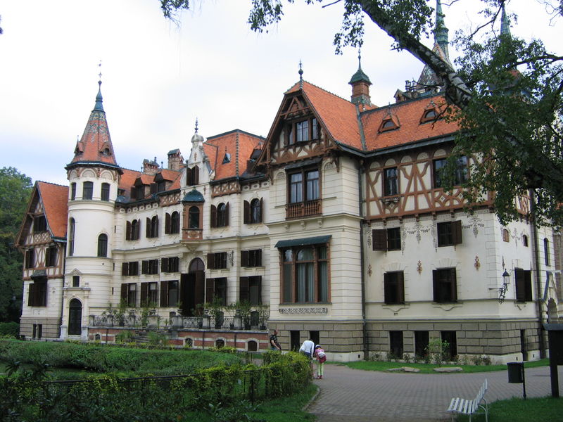 Soubor:Lesna castle.jpg