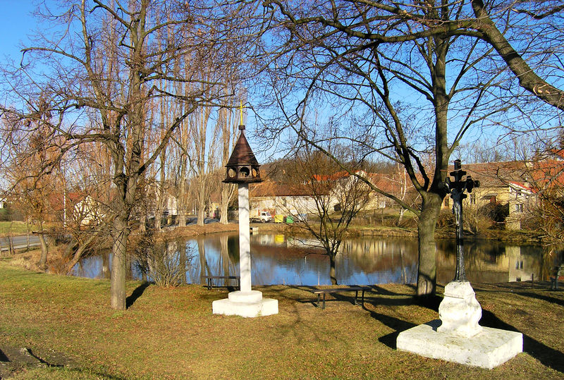 Soubor:Pond 2, Prague Miškovice.jpg