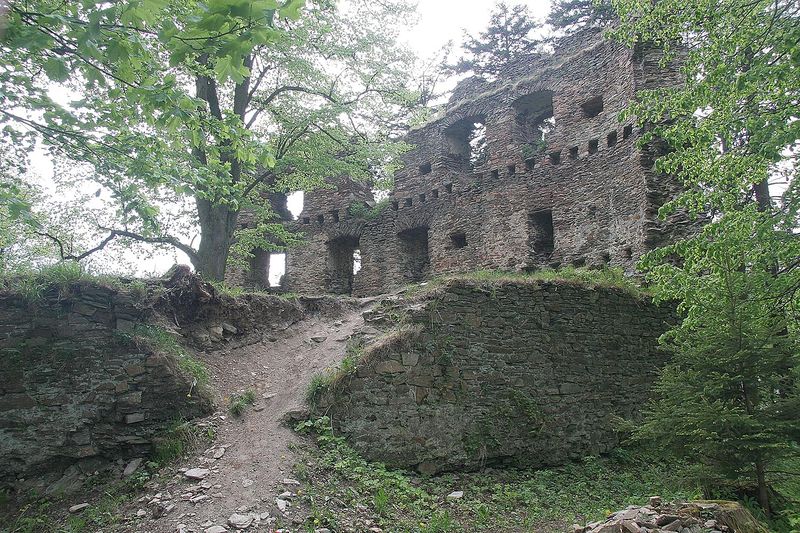 Soubor:Dalečín - hrad4.jpg