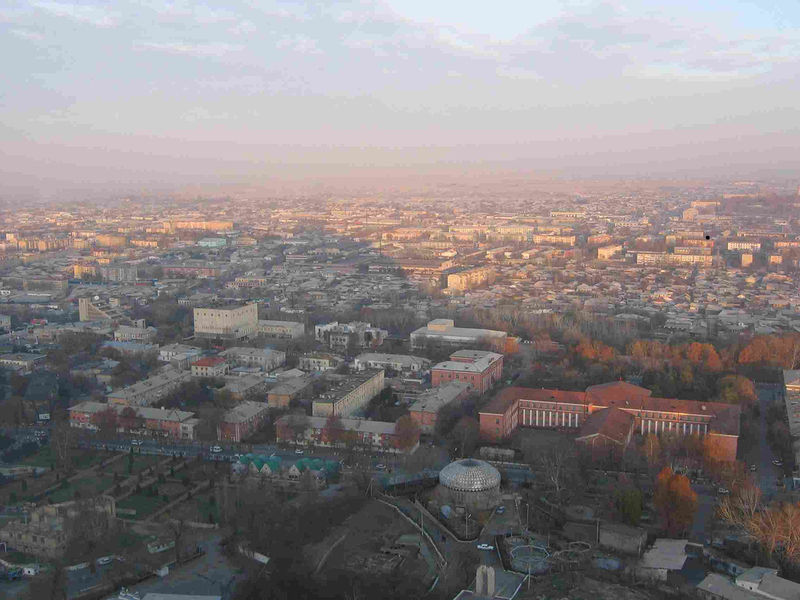 Soubor:Osh from Suleymanka mountain.jpg