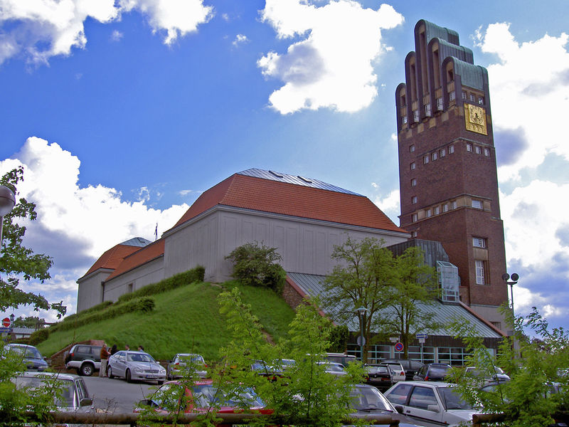 Soubor:Darmstadt-Mathildenhoehe mit Hochzeitsturm 2005-05-08a.jpg