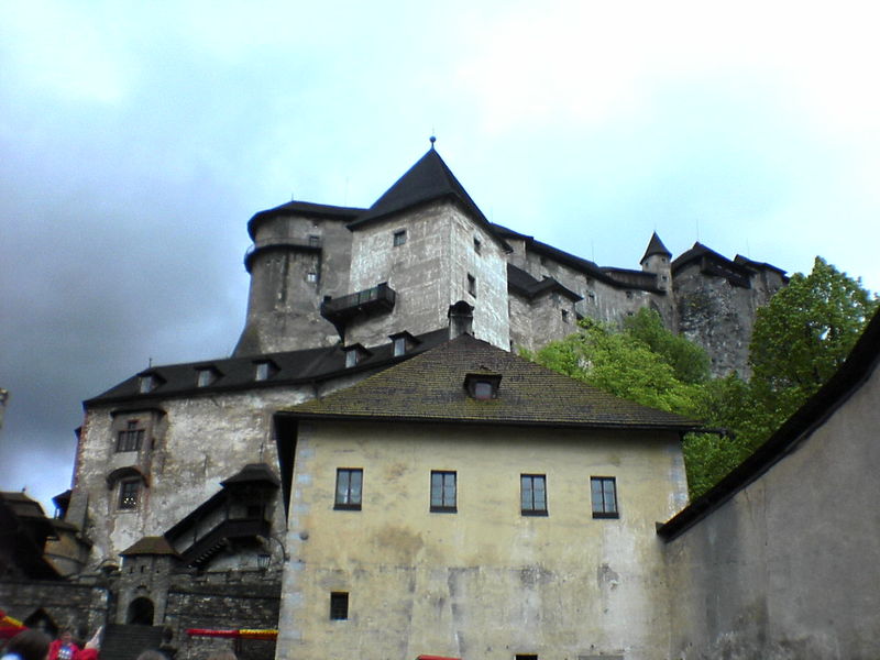 Soubor:Orava castle front view.JPG