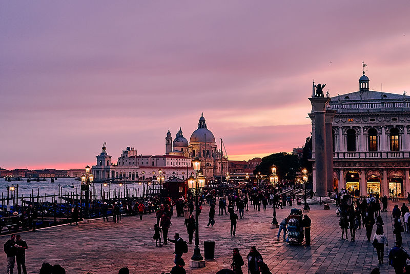 Soubor:Venice Sunset-PedroFlickr.jpg