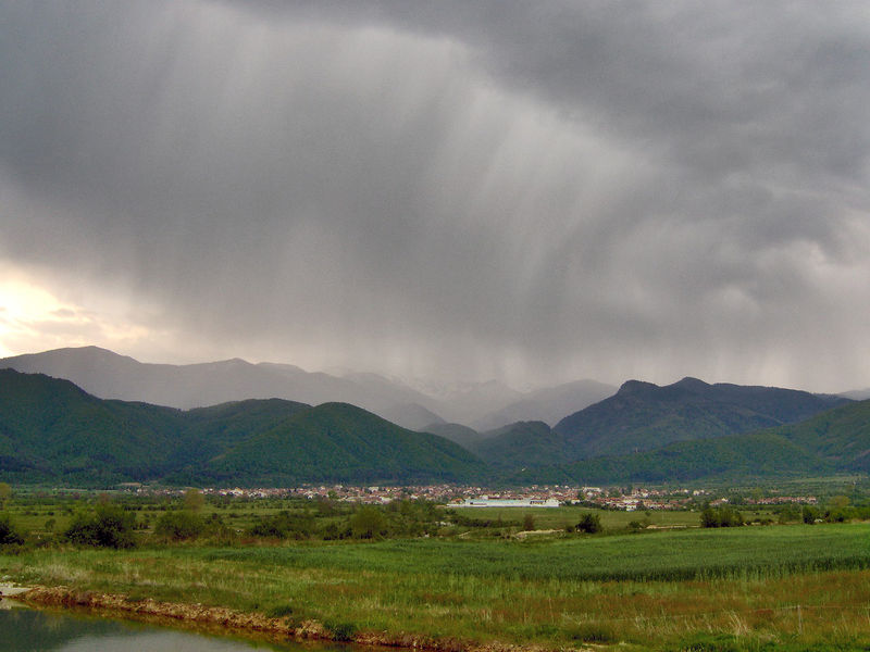 Soubor:Selo Kostenets rain.jpg