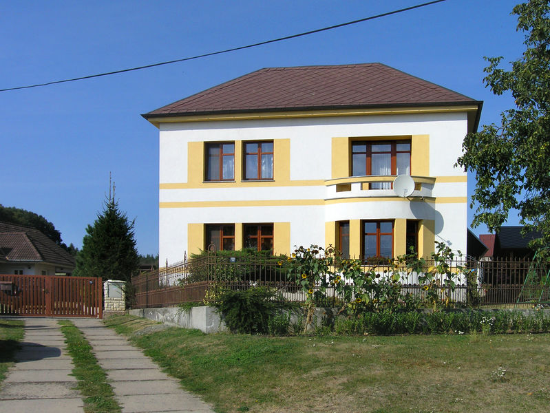 Soubor:Hvozdnice, villa.jpg