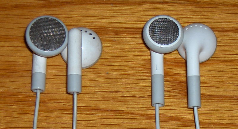 Soubor:IPod Earbuds.JPG