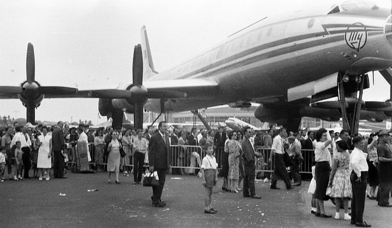 Soubor:Tu-114 Paryż~1961.jpg