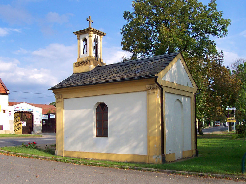 Soubor:Chapel, Prague Dolní Měcholupy.jpg