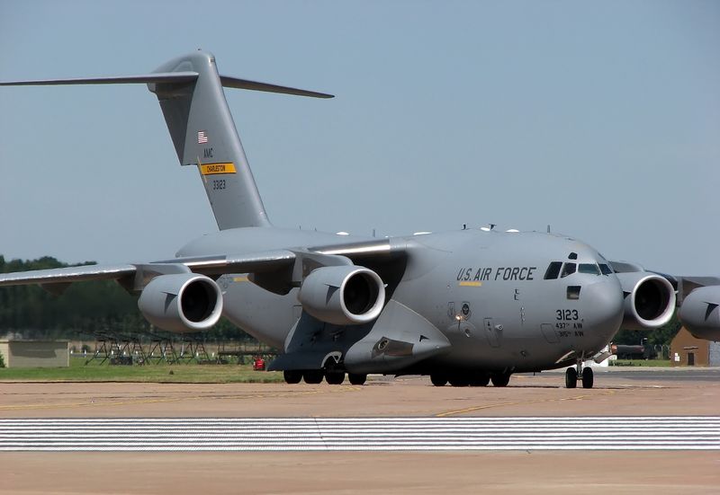 Soubor:C17.globemaster.arp.jpg