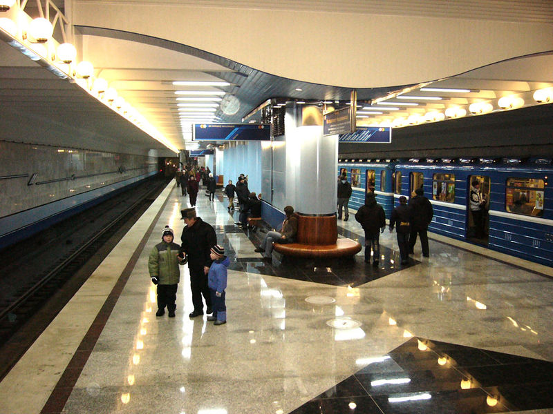 Soubor:Minsk-Metro-Uruch'e-04.jpg