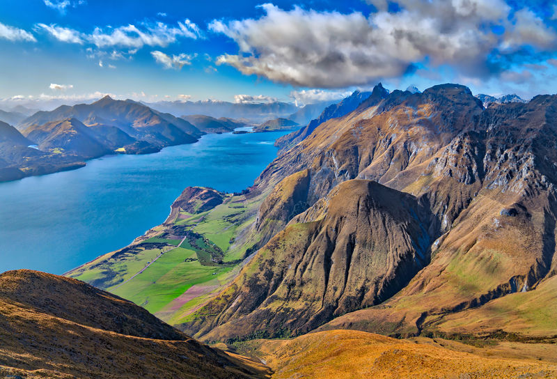 Soubor:Looking Back Towards Queenstown-TRFlickr.jpg