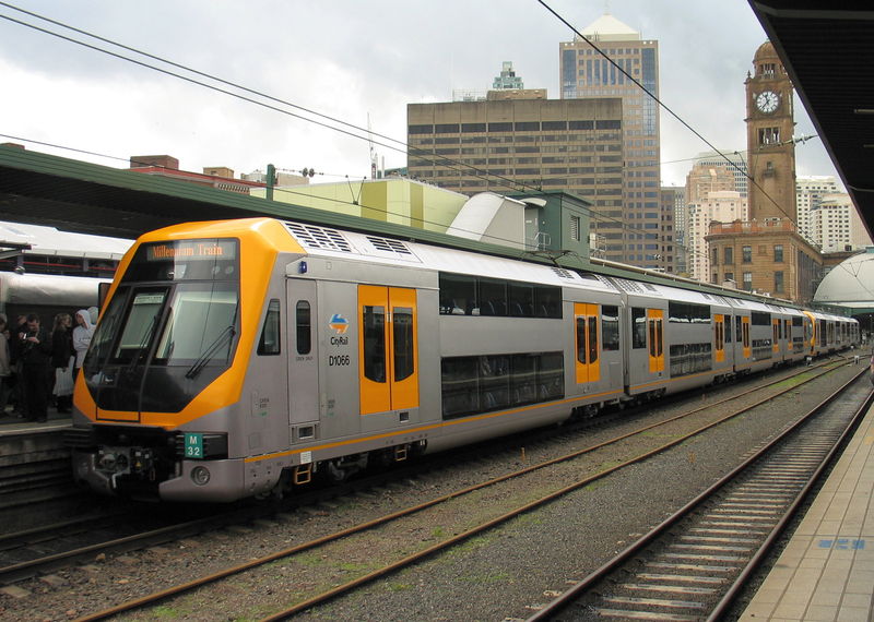 Soubor:Cityrail-millennium-M32-ext.jpg