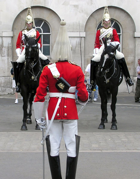 Soubor:Ceremony.lifeguard.london.arp.jpg