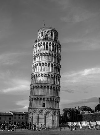 "The leaning tower of Pisa"