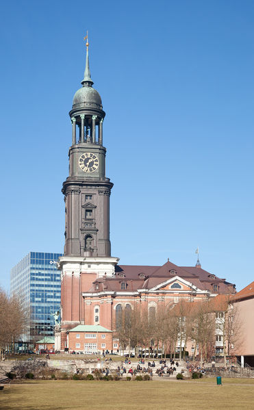 Soubor:Sankt-Michaelis-Kirche Hamburg.jpg