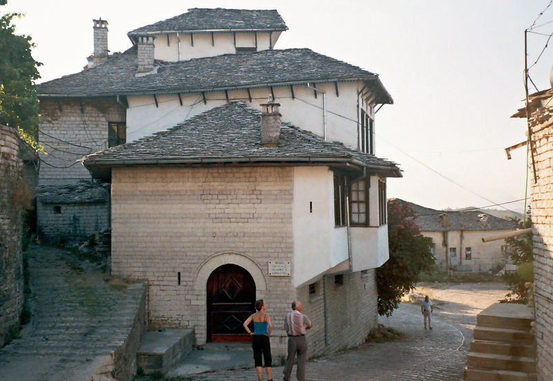 Soubor:Hodza house.jpg