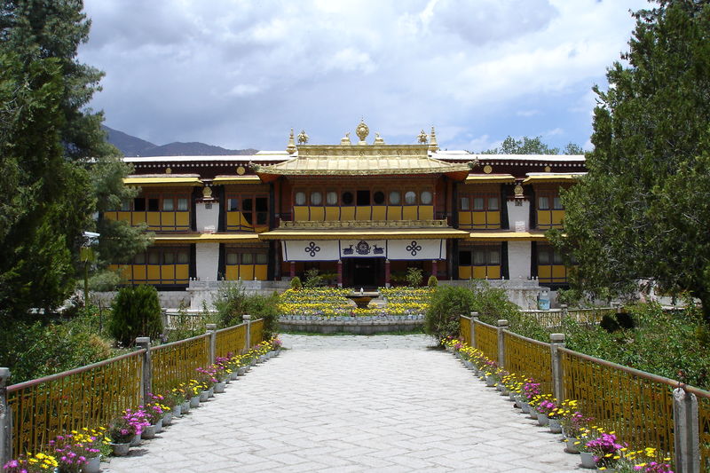 Soubor:Norbulingka.jpg