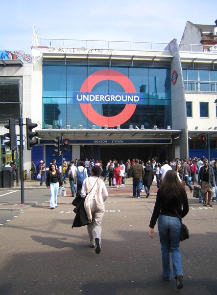 Soubor:Brixton Tube 2006-04-22.jpg