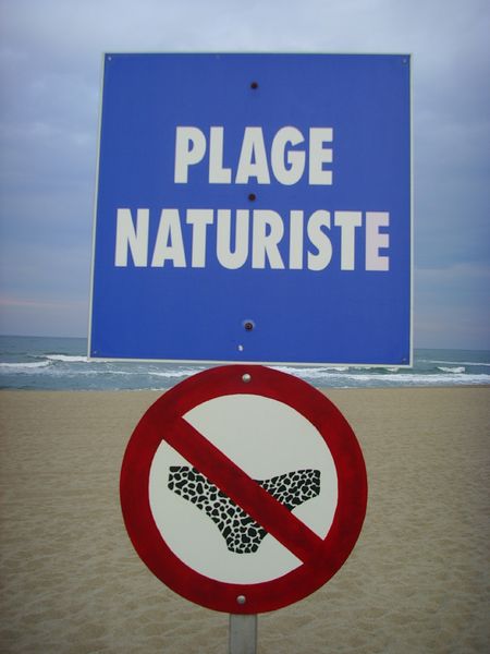 Soubor:Sign- Nudist area 08-01.jpg