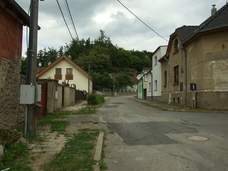 Soubor:Bratronice, Dolní Bezděkov, ulice.JPG