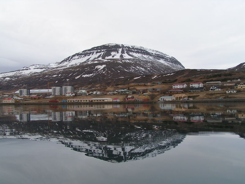 Soubor:Reydarfjordur-2007.jpg