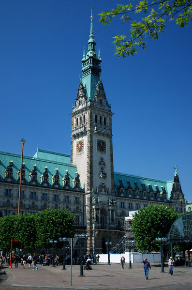 Soubor:Hamburg town hall tower.JPG