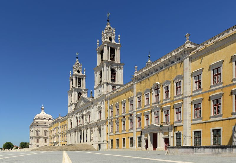 Soubor:Mafra May 2013-2.jpg