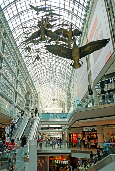 Soubor:DSC09152-Eatons Centre-DJFlickr.jpg