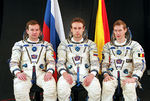 Soyuz TMA-1crew.jpg