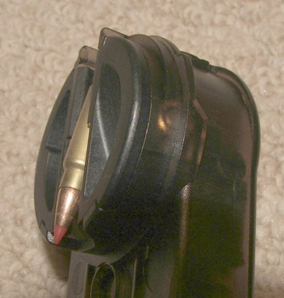 Soubor:FN PS90 Magazin.jpg