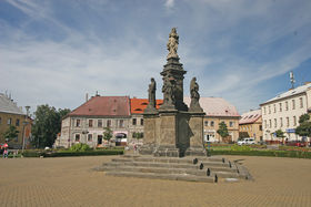 Mariánské sousoší na náměstí (2012)