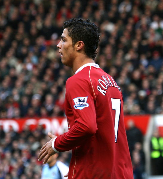 Soubor:Cristiano Ronaldo (cropped).jpg