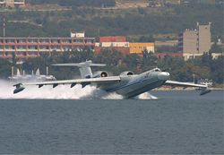 Beriev A-40 Gelendzhik 2Sept2004.jpg