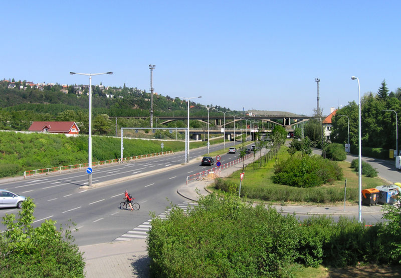 Soubor:Prague Hodkovicky Modranska str.jpg