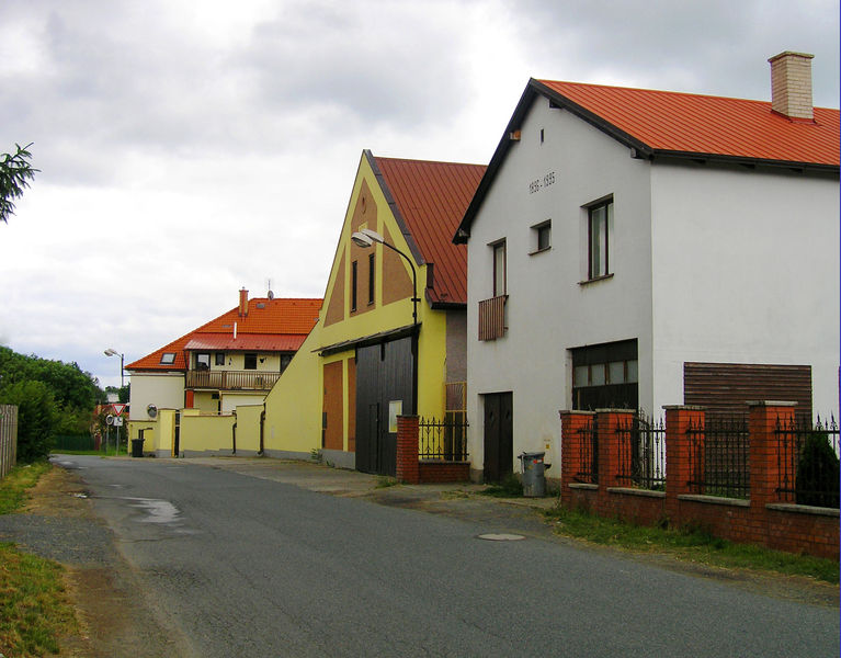 Soubor:Modletice, Farm.jpg