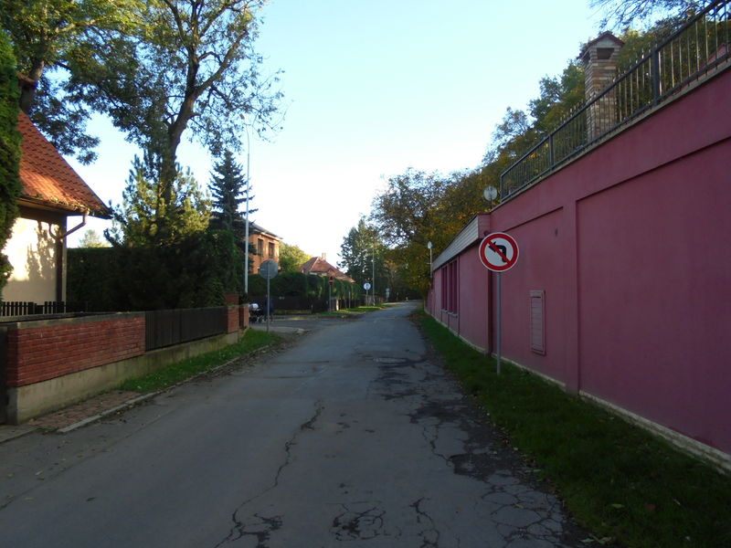 Soubor:Zamek-Kunratice-2014-05.jpg