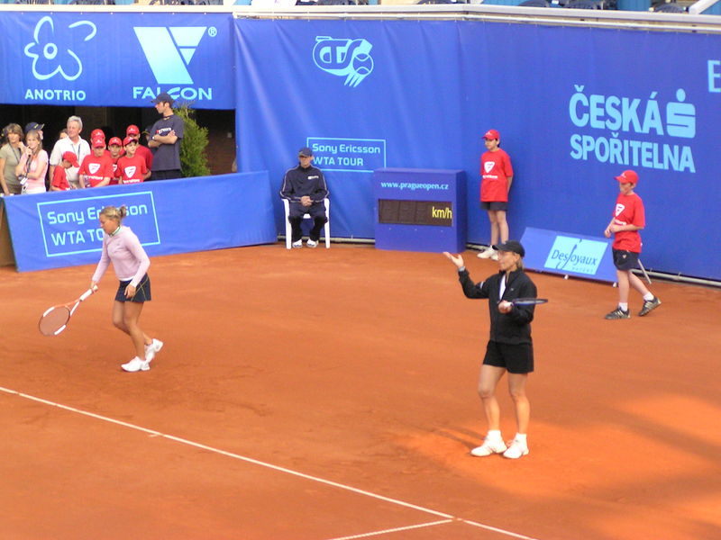 Soubor:MNavratilova-BStrycova-ECM-2006-16.jpg