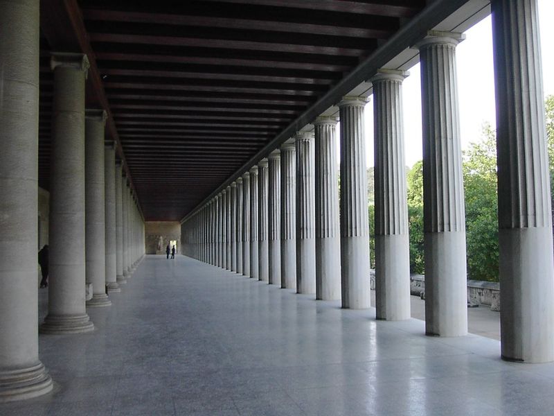 Soubor:Stoa in Athens.jpg