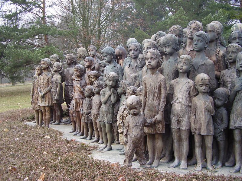 Soubor:Lidice-pamatnik detem.jpg