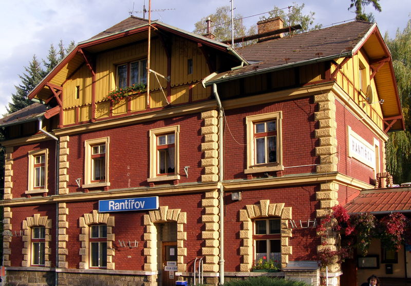 Soubor:Rantirov railway station.jpg