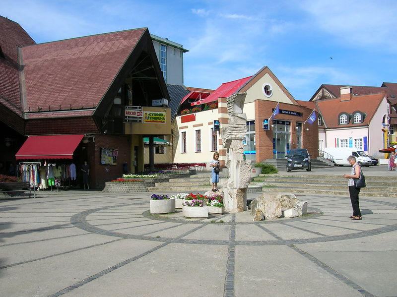 Soubor:DebrecenKalvinSquare.jpg