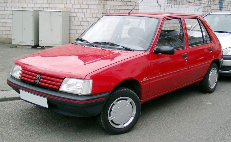 Soubor:Peugeot 205 front 20080121.jpg