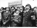 Bundesarchiv Bild 146-1992-093-13A, Offiziere und NS-Führer, u.a. Goebbels und Speer.jpg