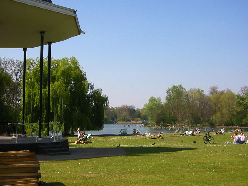 Soubor:Regent's Park bandstand.jpg