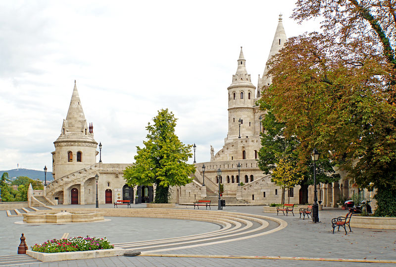 Soubor:Hungary-02203-Fisherman’s Bastion-DJFlickr.jpg