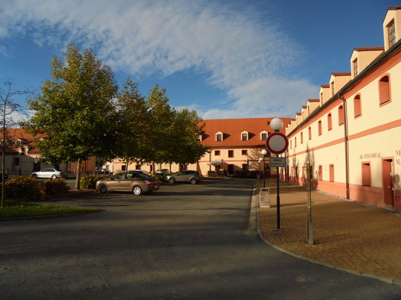 Soubor:Zamek-Kunratice-2014-11.jpg